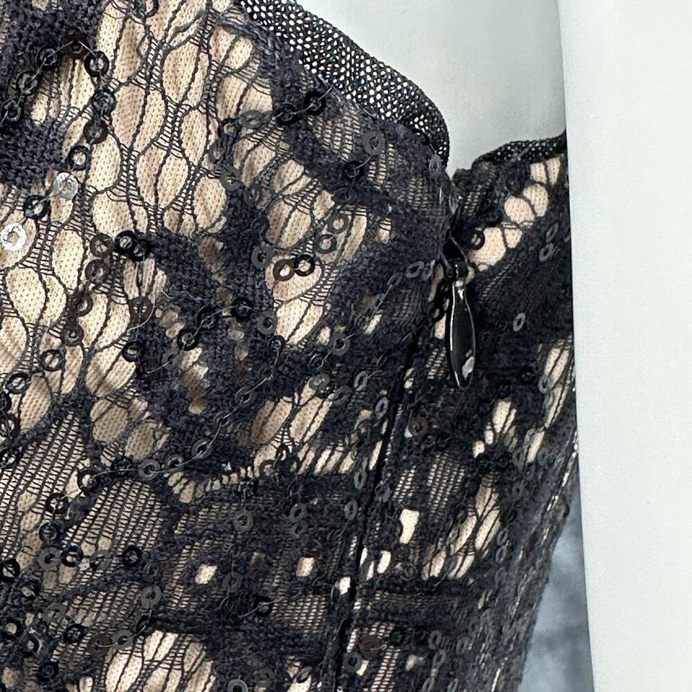 Betsy & Adam Black Lace-Panel Evening Gown - Elegant Long Dress - Picture 4 of 11
